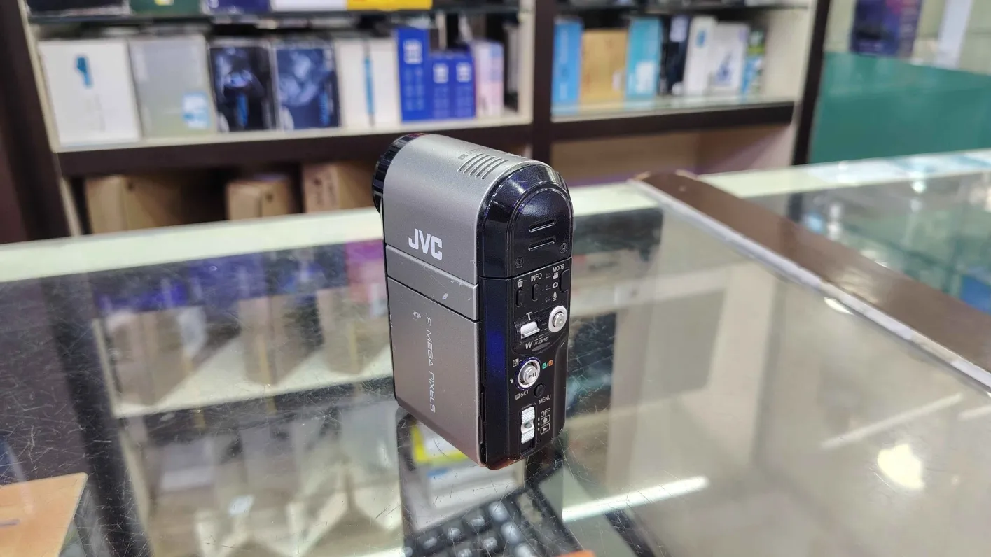 JVC Pocket 2